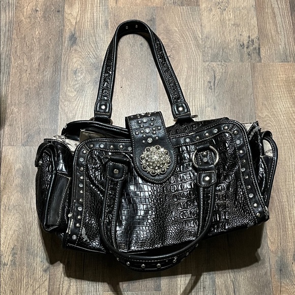 Chic Black Studded Shoulder Bag Rustic Couture - Picture 1 of 8